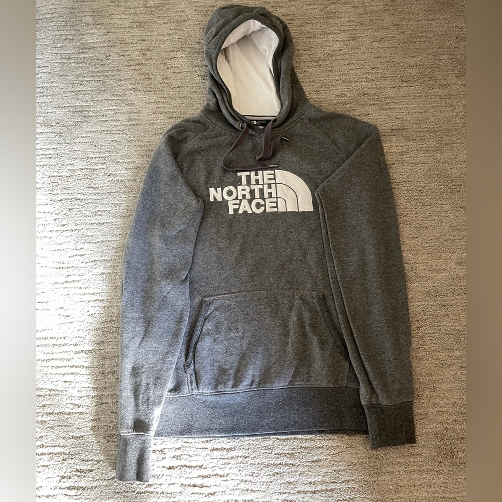 Women’s Northface hoodie